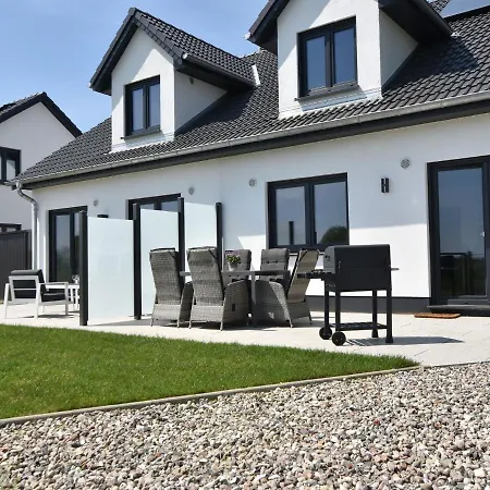 Beautiful Holiday In Near Sea Feriehus
